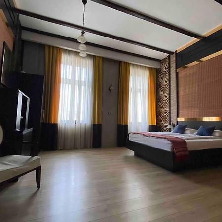 Safari Royal Apartment Oradea Exterior photo